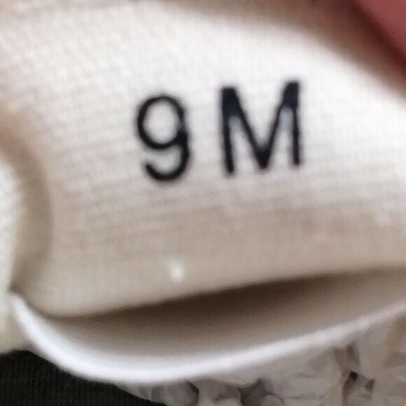 Maurices Womens Sneaker Beige Canvas Lace Up Walking Shoe Platform Round Toe 9 - Picture 9 of 9